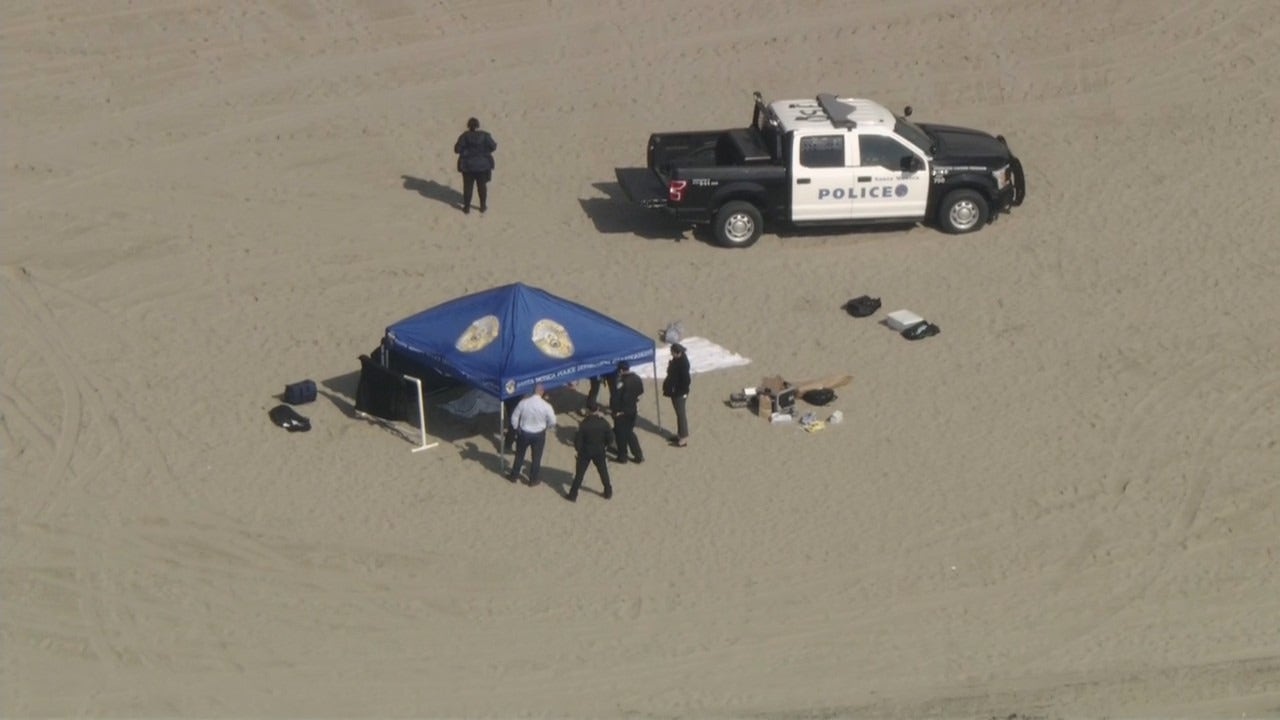 Homeless woman found dead on Santa Monica beach