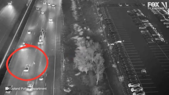 Suspects narrowly dodge traffic as they run across 210 freeway to evade police