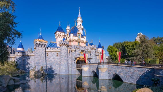Lawsuit filed over Disneyland's disability access pass policy