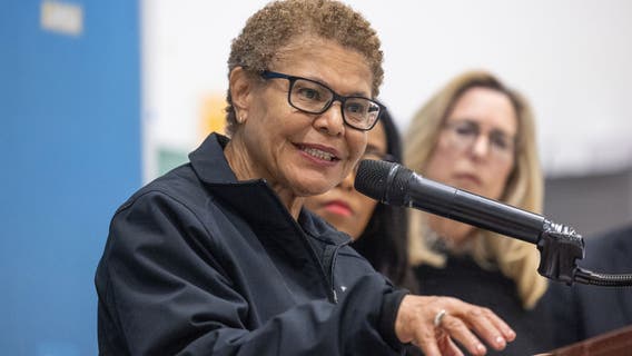 Phase 1 of Palisades Fire debris removal completed ‘months ahead of expectations,’ Bass says