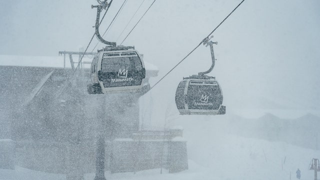 Avalanche at Mammoth Mountain injures 2 ski patrol workers, 1 hospitalized