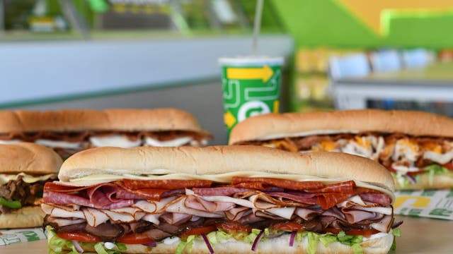Subway to bring back discounted footlong sandwiches