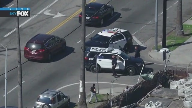 Pursuit suspects run from cops in South LA