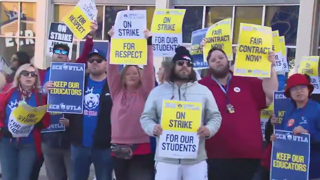 El Camino Real HS teachers go on strike
