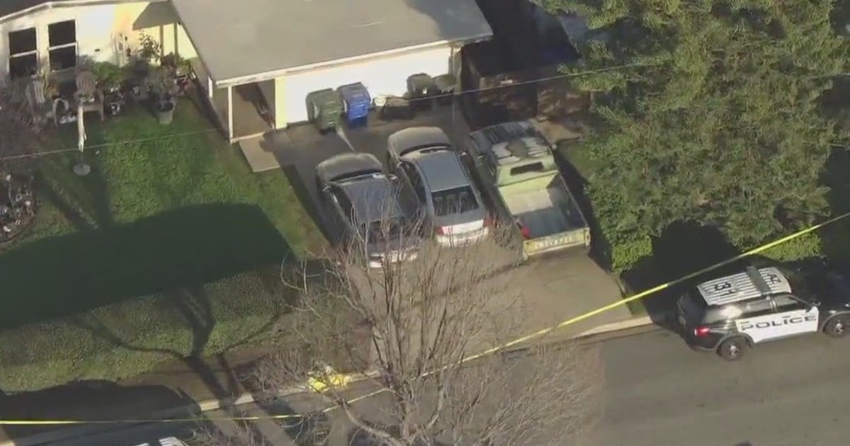 Man and woman stabbed to death in Azusa home | FOX 11 Los Angeles