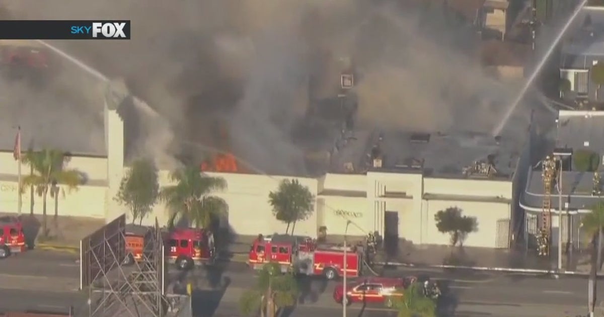 Abandoned East LA building goes up in flames: No injuries reported ...