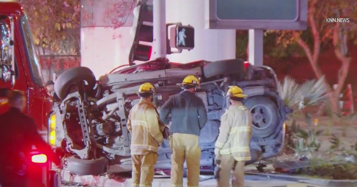 Pursuit crash near LAX leaves 1 dead, 1 injured | FOX 11 Los Angeles