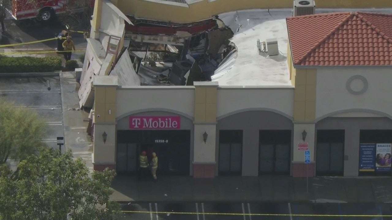 Roof of building in North Hills collapses