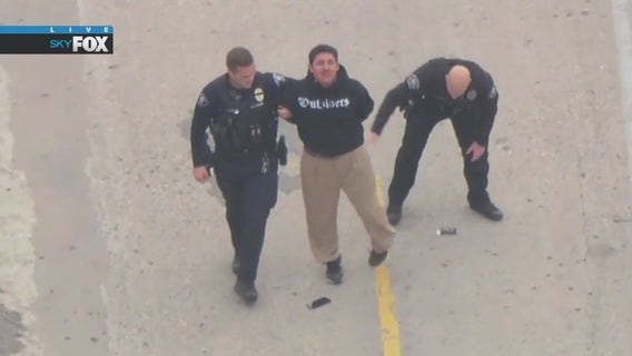High-speed police chase ends on Santa Monica Pier