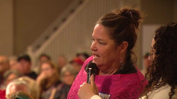 South Bay residents voice frustrations with Trump administration at town hall