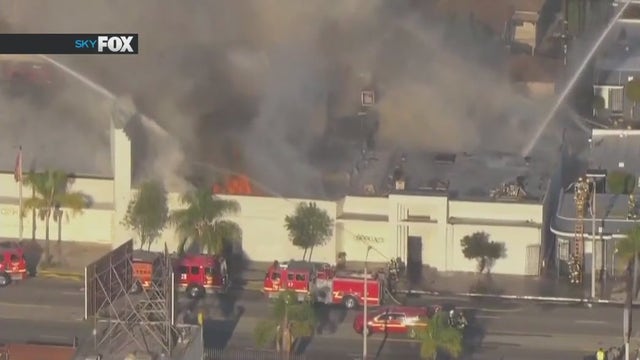 Abandoned East LA building goes up in flames: No injuries reported