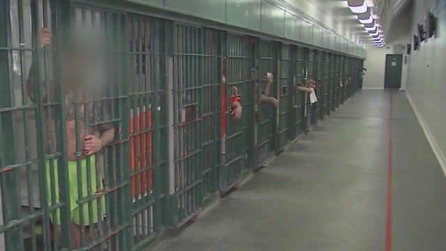 4 LASD deputies attacked by inmates in DTLA jail