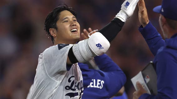 Shohei Ohtani’s walk-off homer completes Dodgers' sweep of Braves; LA now 8-0