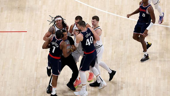 Clippers-Nuggets: Denver wins emotional Game 4; evens series 2-2