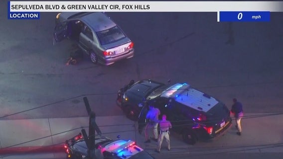 405 Freeway pursuit: Man taken into custody following brief morning police chase