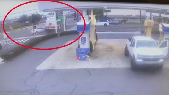 Fullerton crash kills 2 after Tesla drives through red light, hits OCTA bus