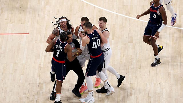 Clippers-Nuggets: Denver wins emotional Game 4; evens series 2-2