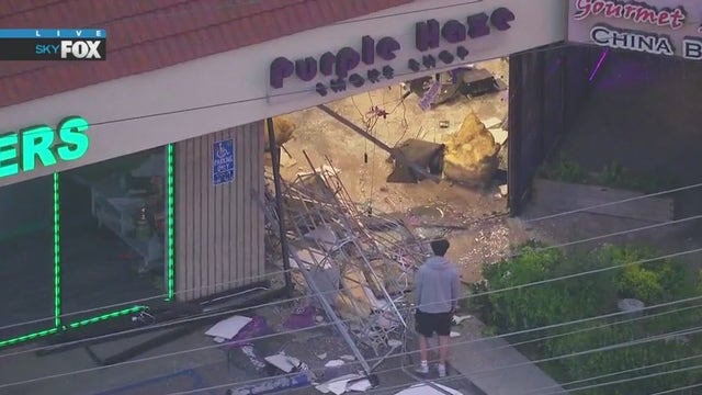 Sherman Oaks smoke shop burglarized