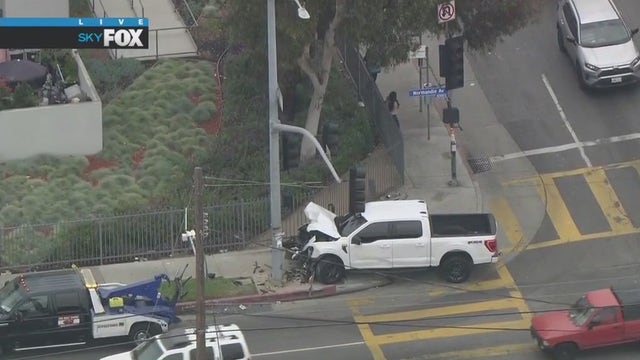 Possible attempted carjacking crash in South LA under investigation