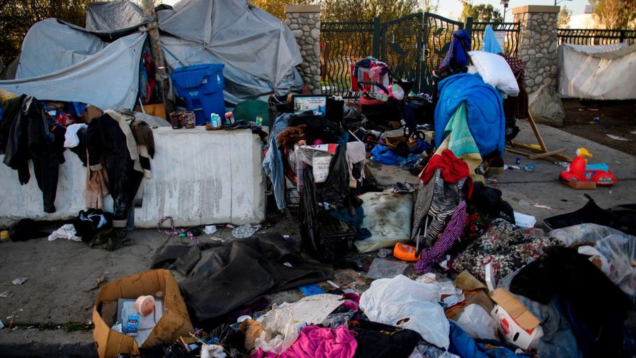 Newsom to ask California cities to ban homeless encampments: report