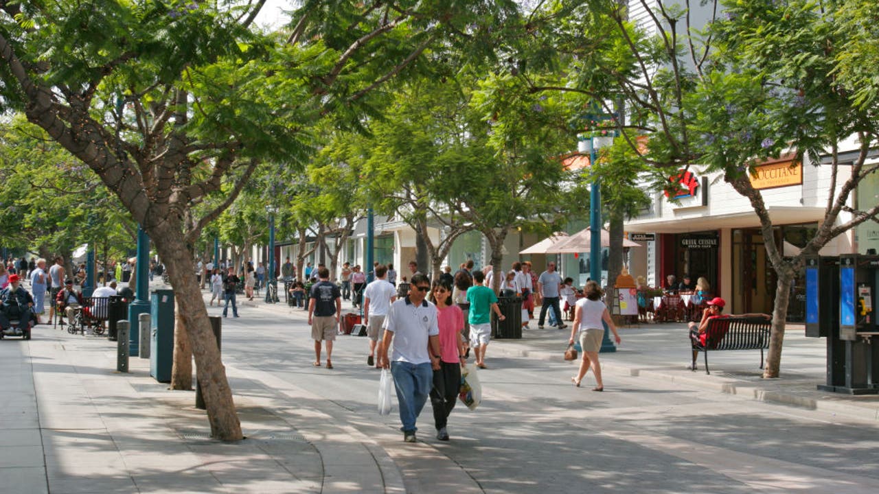 Santa Monica's new 'entertainment zone' approved: What to know