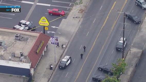 Robbery suspect arrested after assaulting employee at Jefferson Park Winchell's Donut