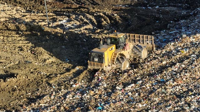 Val Verde residents say nearby toxic Chiquita Canyon landfill is making them sick