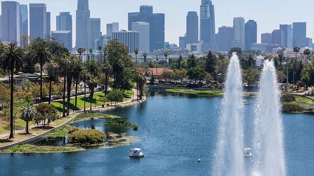 Record-breaking temperatures scorch LA, Orange counties
