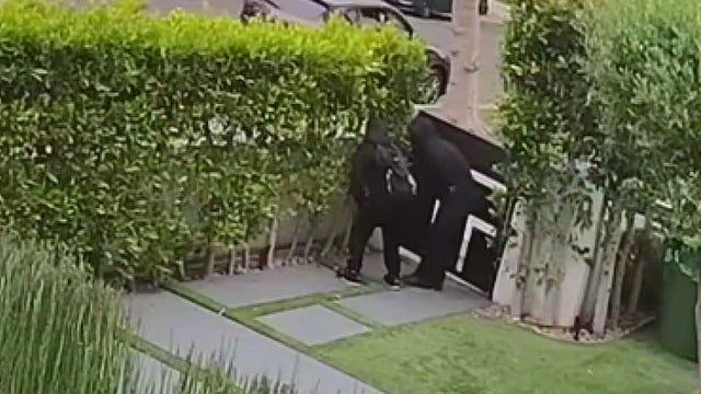 Hancock Park residents express concern over rise in home robberies