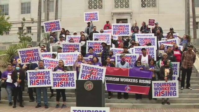 Wage increase for LA tourism workers gets preliminary approval