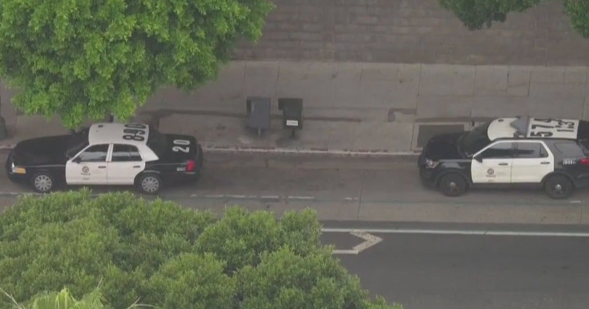 LASD deputies carjacked in downtown LA; suspect arrested | FOX 11 Los ...