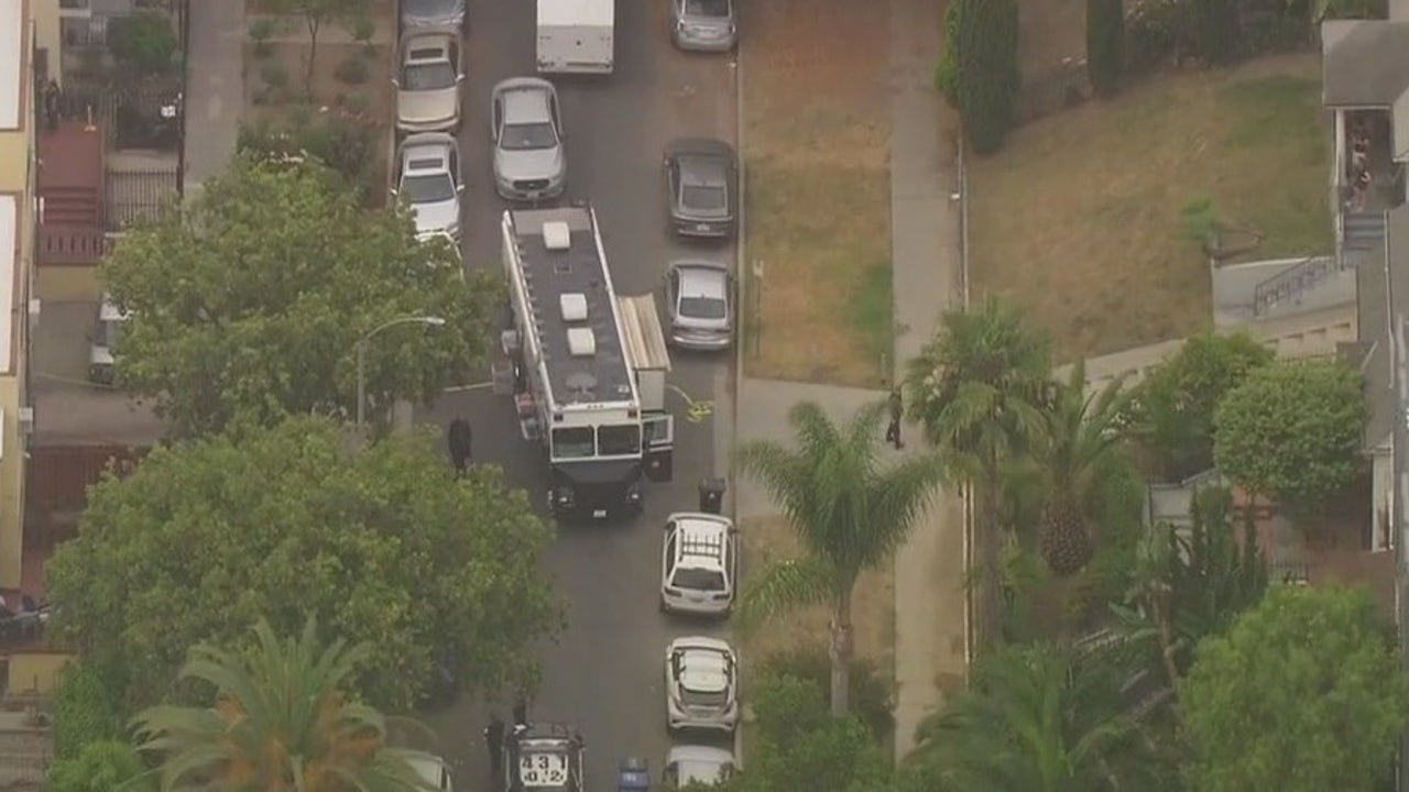 Burglary suspect shot, killed by police gunfire in East Hollywood