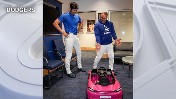 Dodgers manager Dave Roberts gifts 'pink Porsche' to Shohei Ohtani's baby daughter