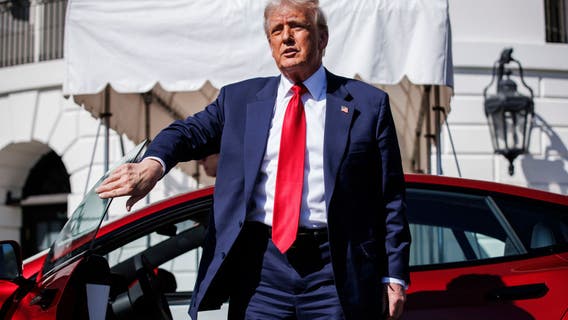 Trump blocks California’s ban on new sales of gas-powered cars