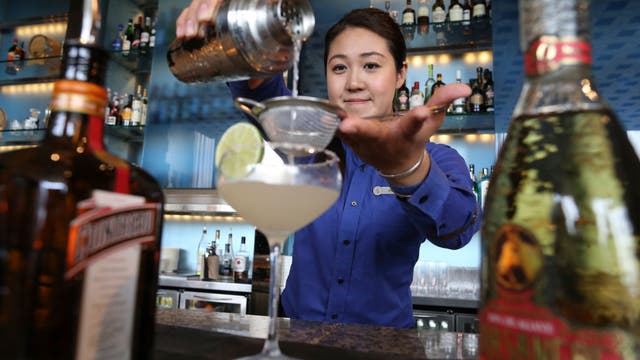 Long Beach approves public drinking in downtown 'entertainment zone'