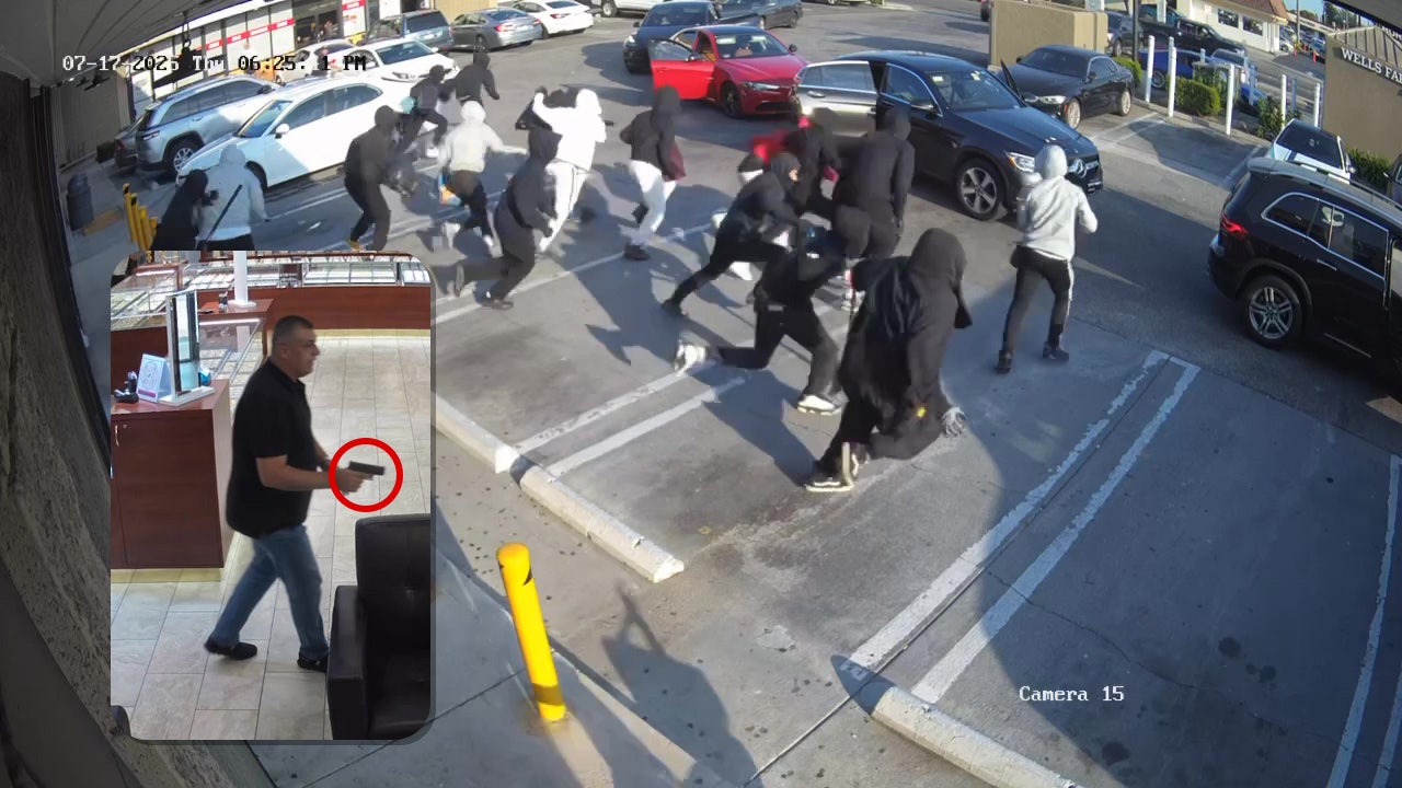 Anaheim jewelry store owner scares off mob of thieves by firing warning shot