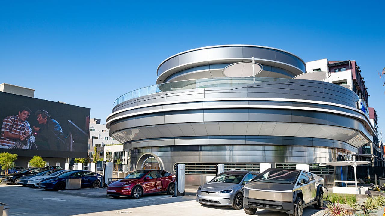 Tesla diner in Hollywood now open: What to expect