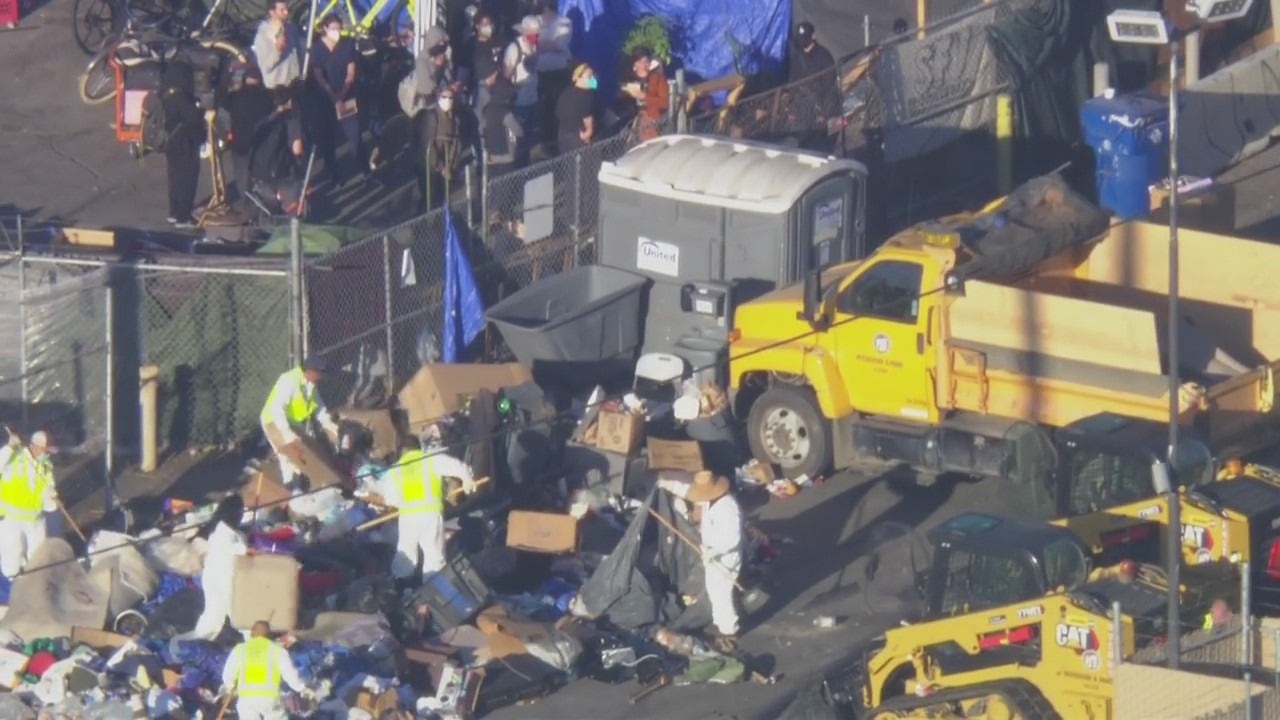 LA City crews begin clearing ‘Tent City’ encampment in Van Nuys
