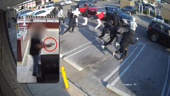 Anaheim jewelry store owner scares off mob of thieves by firing warning shot