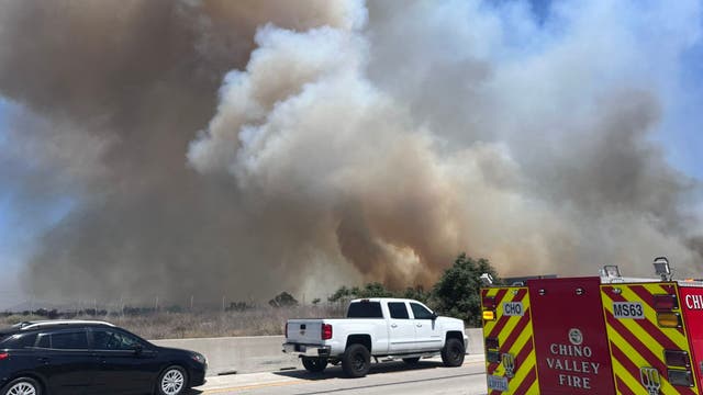 Euclid Fire burns 100+ acres in near Chino Hills, forces freeway closure