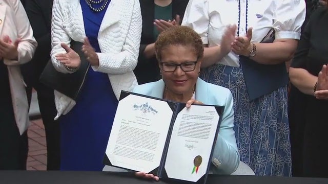 Mayor Bass signs executive directive to support immigrant communities amid ongoing raids