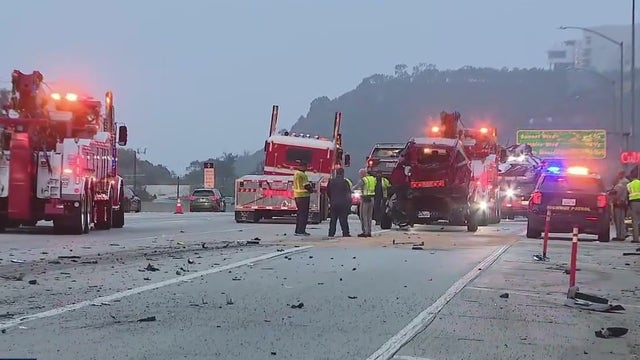 405 Freeway crash: 3 injured, 1 critically, in multi-vehicle collision near Brentwood