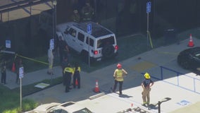 Jeep crashes into lobby of Kaiser Permanente medical office in Porter Ranch
