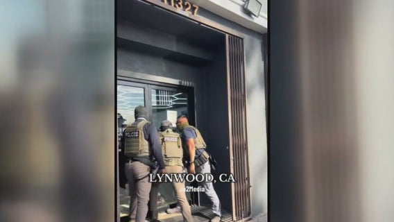 Video shows agents being locked out of Lynwood barbershop