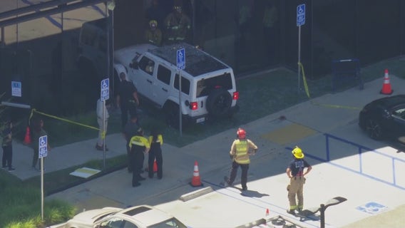 Jeep crashes into lobby of Kaiser Permanente medical office in Porter Ranch