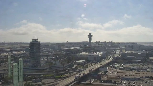 Pop-up storms roll into Southern California, disrupting LAX travel