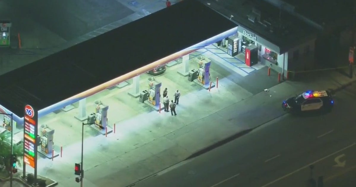 Man shot dead at East Los Angeles gas station | FOX 11 Los Angeles