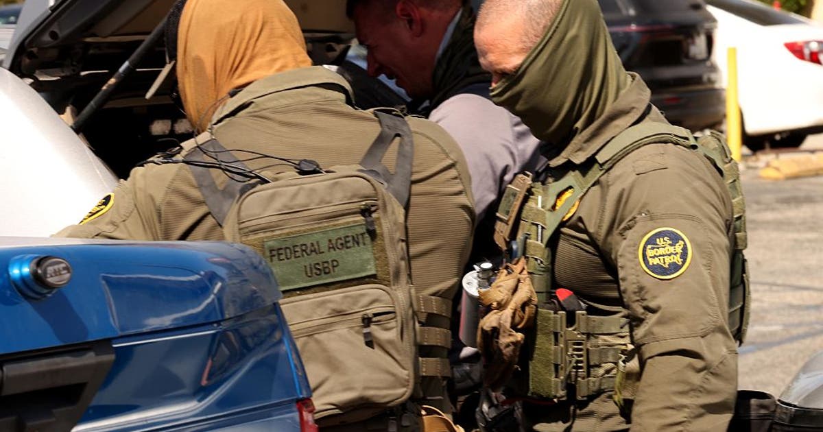 Mask Enforcement Officers California bans most law enforcement officers from wearing masks during ...