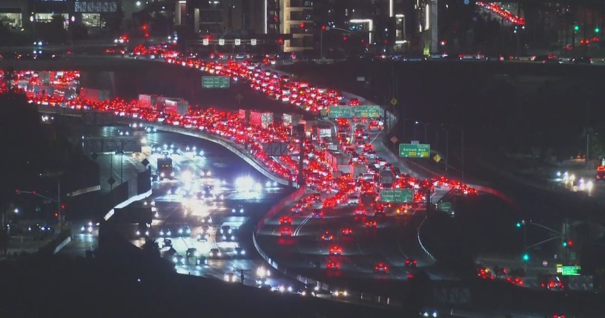 Pedestrian struck, killed after crossing lanes of 5 Freeway in Burbank ...