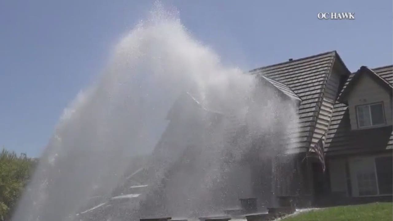 Massive water main break rattles Fullerton residents